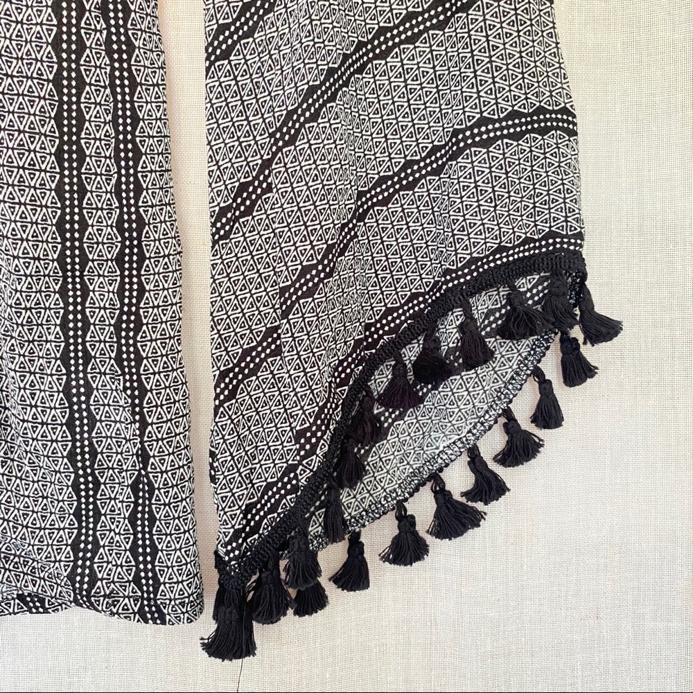 Romeo & Juliet Couture Boutique Romper - Picture 4 of 5